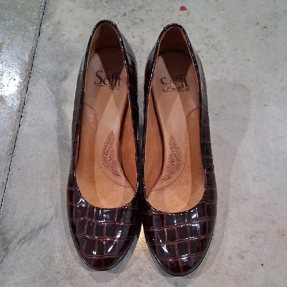 Sofft Brown Crocodile Heels Elegant Textured Design